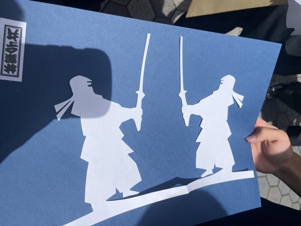 生徒のリクエストなどによる切り絵