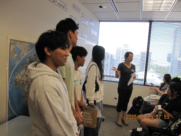 Meeting Honolulu high school students