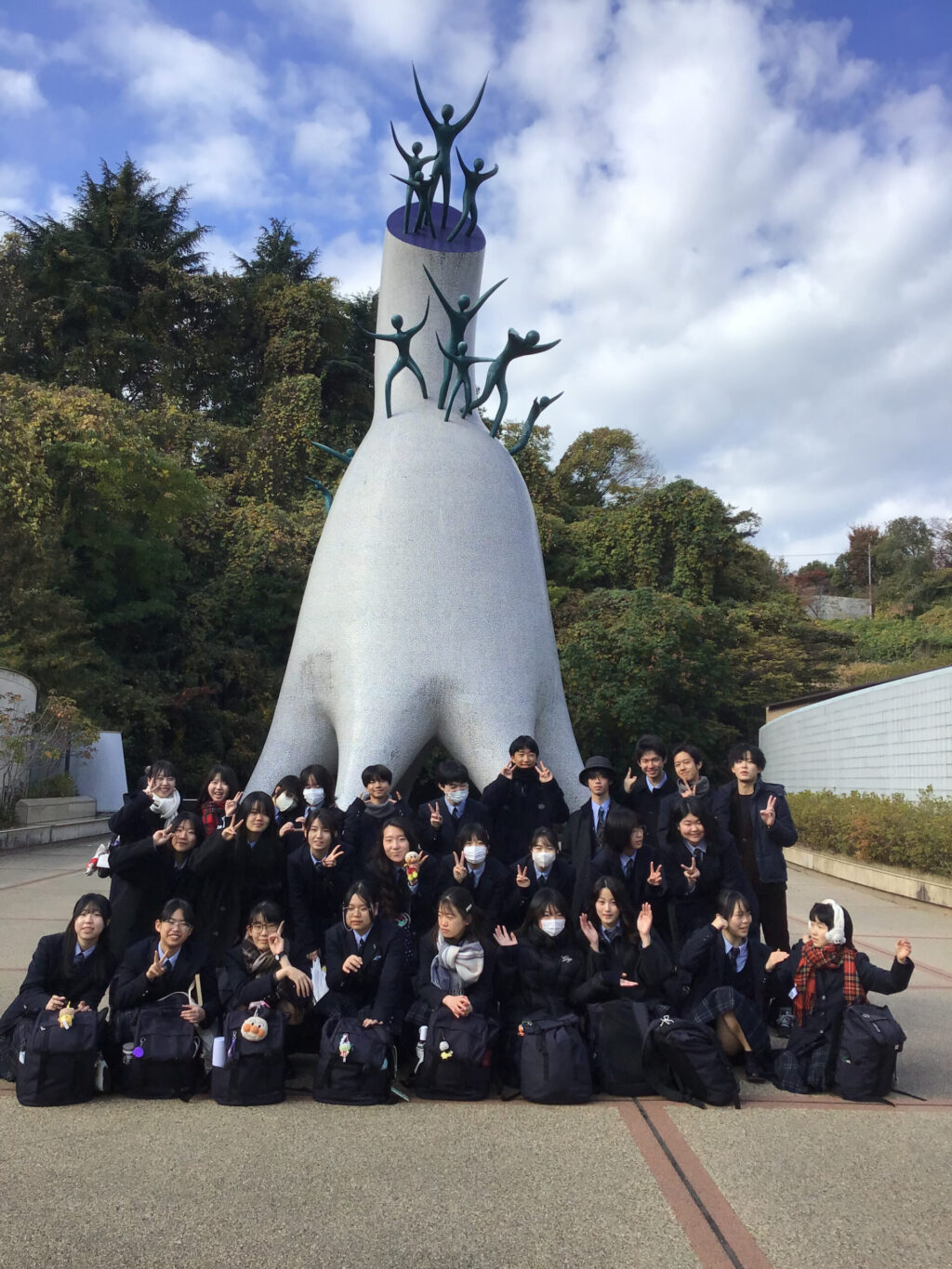 岡本美術館の前での写真