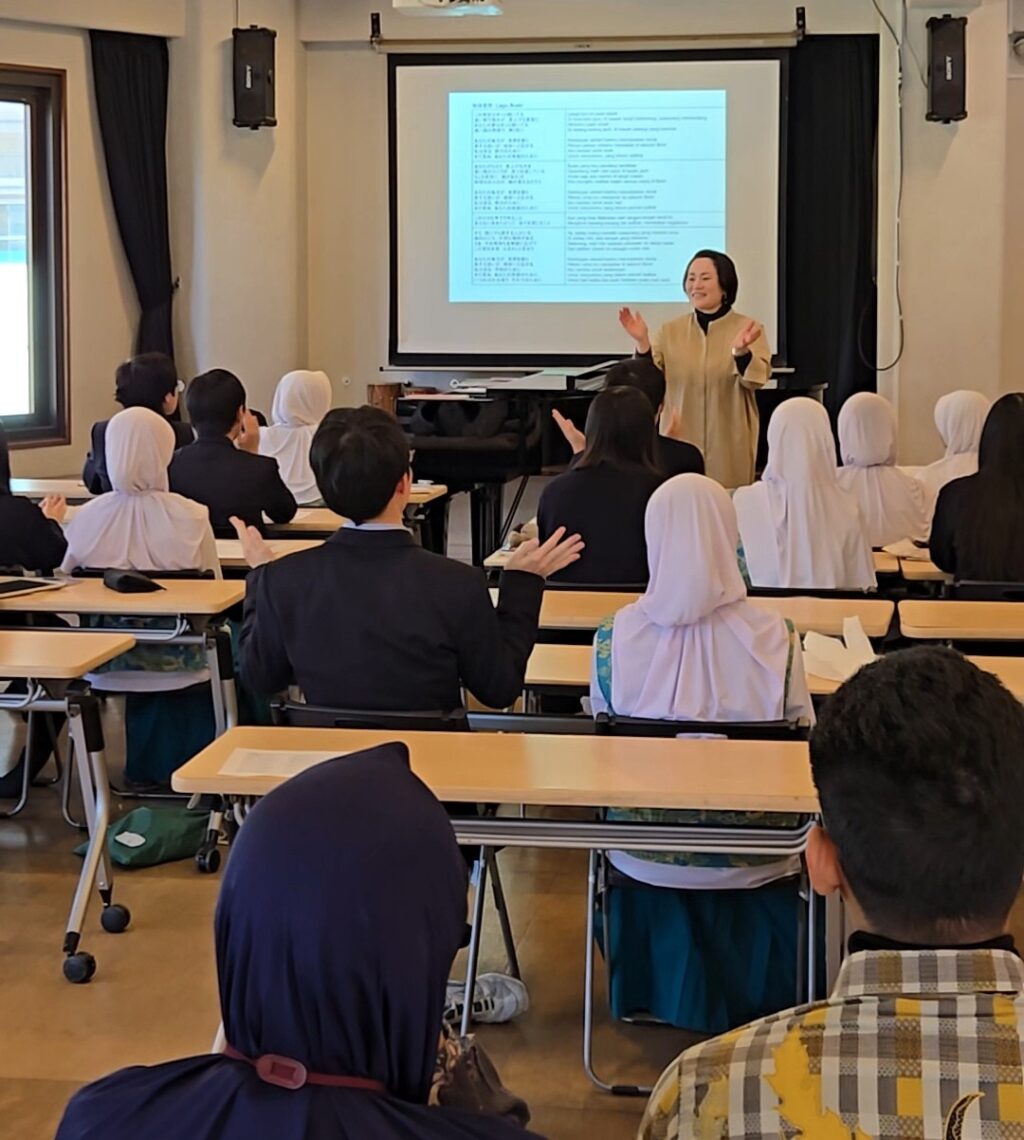 音楽では、ガムランの学習